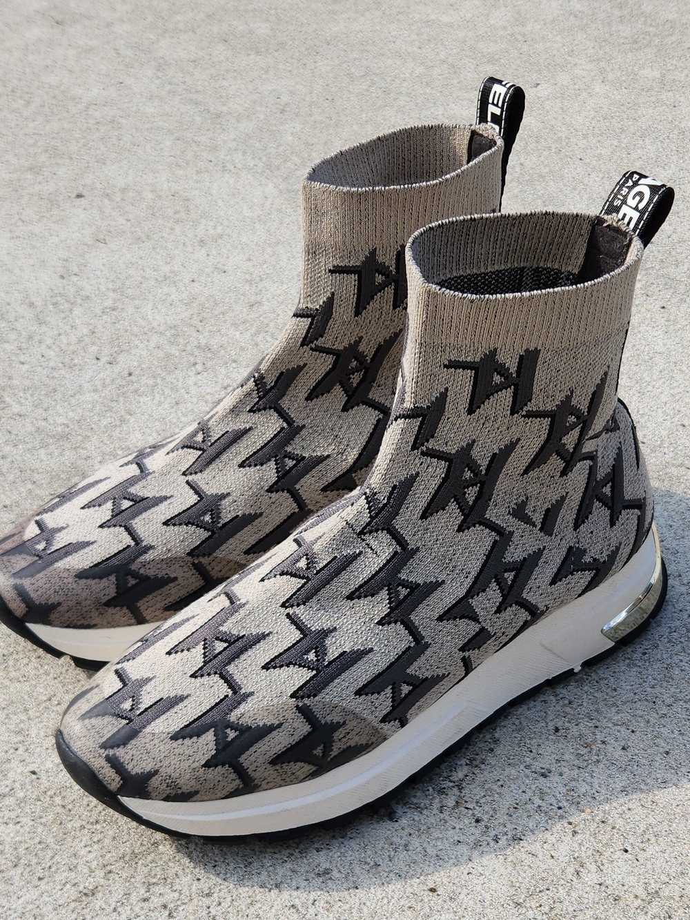 Karl lagerfeld KL Paris sock knit sneakers,Size 6.5